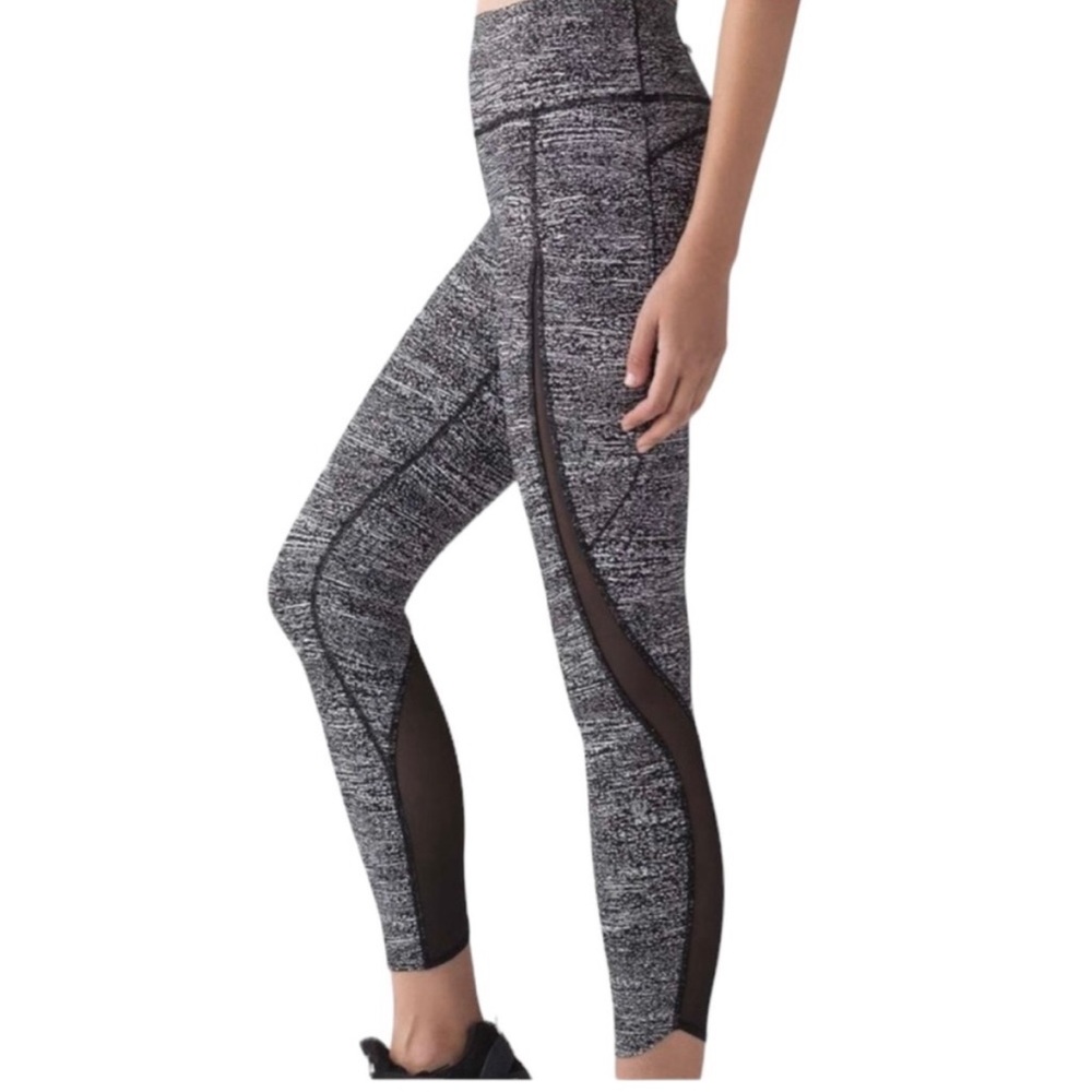 Lululemon Pace Perfect 7/8 Tight Air Time White / 2 Leggings | Size 6 MSRP $128